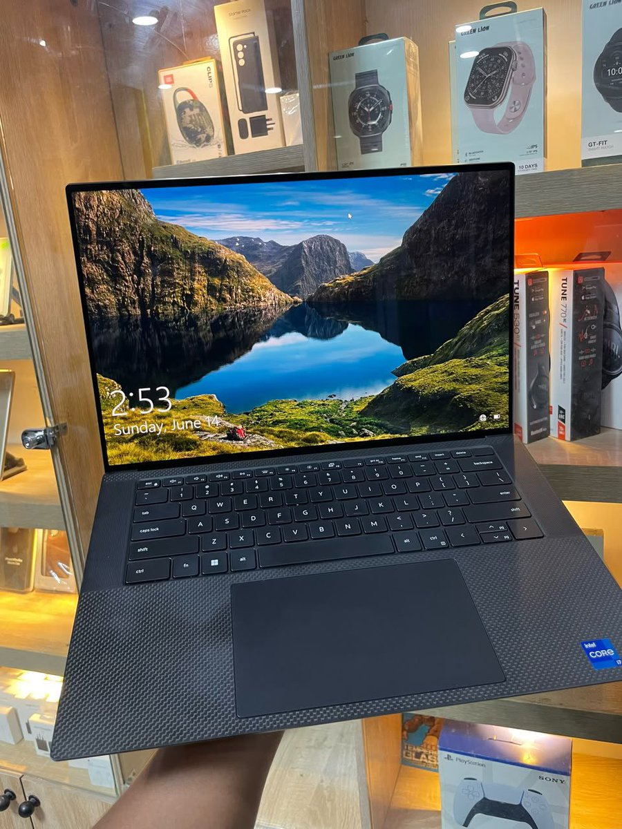 jhozztech's tweet photo. Dell Precision 5570 – Mobile Workstation 💻
✅ Display: 15.6-inch Full HD+ or 4K UHD+ InfinityEdge Display
✅ Processor: Intel Core i7 / i9 (12th Gen options available)
✅ Graphics: 8GB NVIDIA RTX Professional Graphics 
✅ RAM: 16GB DDR5 Memory
✅ Storage: Fast NVMe 512GB SSD https://t.co/xfjiVq9JyT