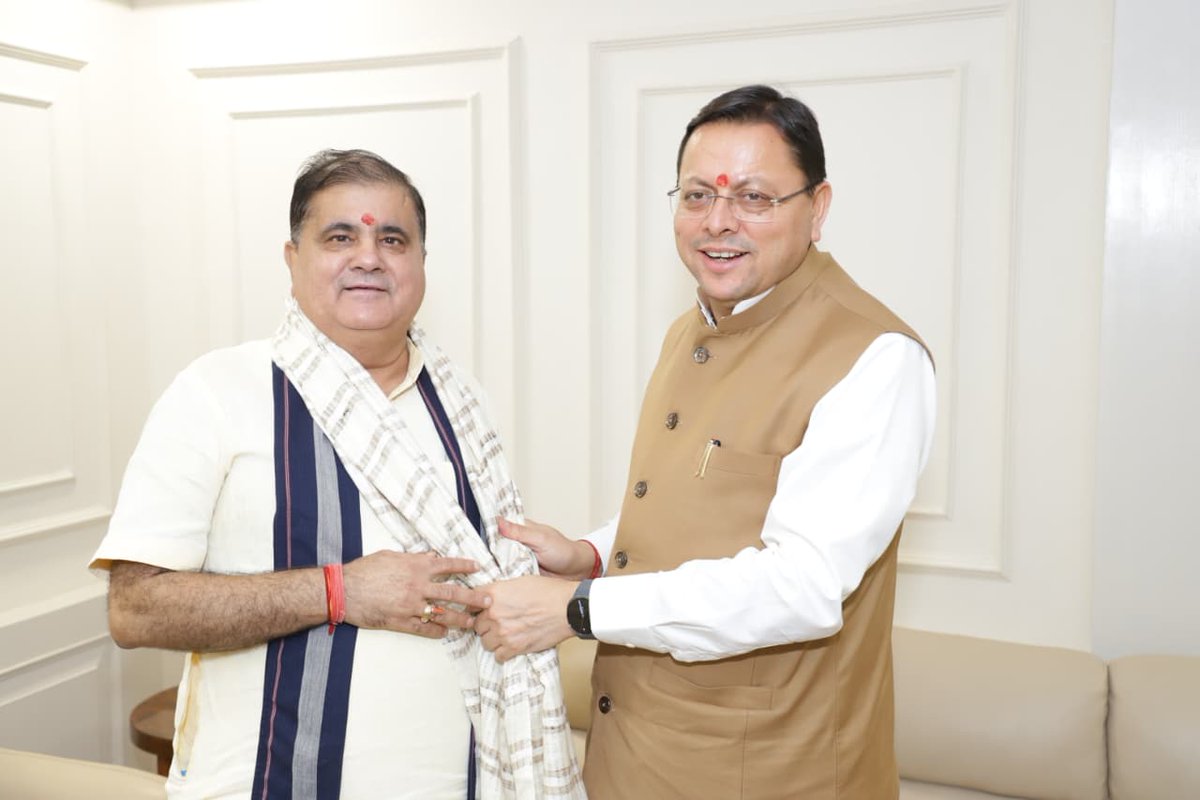 OfficeofDhami's tweet photo. माननीय मुख्यमंत्री श्री @pushkardhami जी की माननीय राज्यसभा सांसद एवं भाजपा के प्रदेश अध्यक्ष श्री @mahendrabhatbjp जी से भेंट हुई। इस दौरान राज्य से संबंधित विभिन्न संगठनात्मक विषयों पर विचार-विमर्श हुआ। https://t.co/39LwwQi1DT