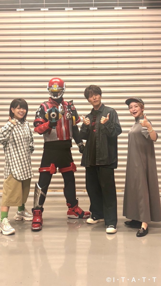 DApanda323's tweet photo. #スーパーヒーロー夏祭り2026 潘めぐみさんと共に遊びに行かせて頂きましたー！

キャプテン・オメガホーン、主題歌を担当されている入野自由さん、潘さんのチームオメガホーンに混ぜて頂き！大感謝の松田です📣

ゼンカイジャーでお世話になったスタッフさん達にもお会いでき最高の夏、開幕。 https://t.co/eVrRZB0MR1