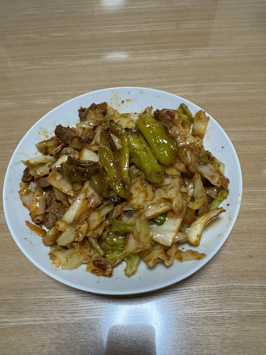 NoragonQuest's tweet photo. 俺の鉄フライパン🍳で蒸発しろよ水分🌊
ししとう入れたよー
柔道で、1人飯やったと😢 https://t.co/eKTYvsNP6D