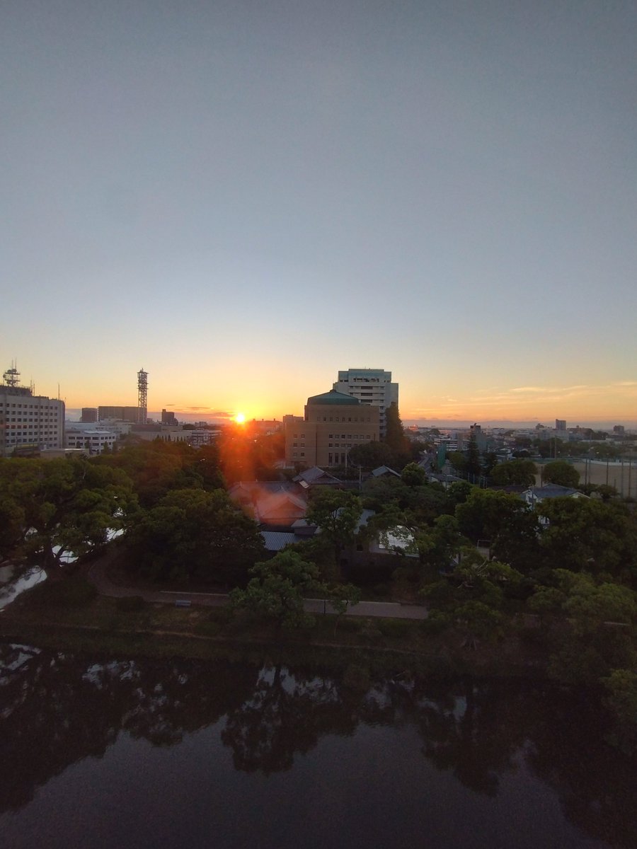 manaijinja's tweet photo. 全教神協の全国大会が佐賀市で開催されました。会場は佐嘉神社記念館で立派な施設でした。開会には神社本庁総長を始め佐賀県や近県の庁長のご臨席もありました。お堀近くのホテルからの眺めは素晴らしいものでした。
#神社
#全国研修会
#佐賀市 https://t.co/mRjbvz4phO