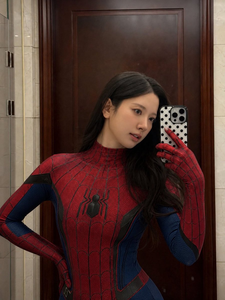 aangg_iii's tweet photo. With great power comes great responsibility

스파이더우먼 김디연,,
그냥제가스파이더맨너무재밋게봐서만들어봄.. 
각자 머릿속으로 sunflower 재생시작! https://t.co/UqJvE2BuEM