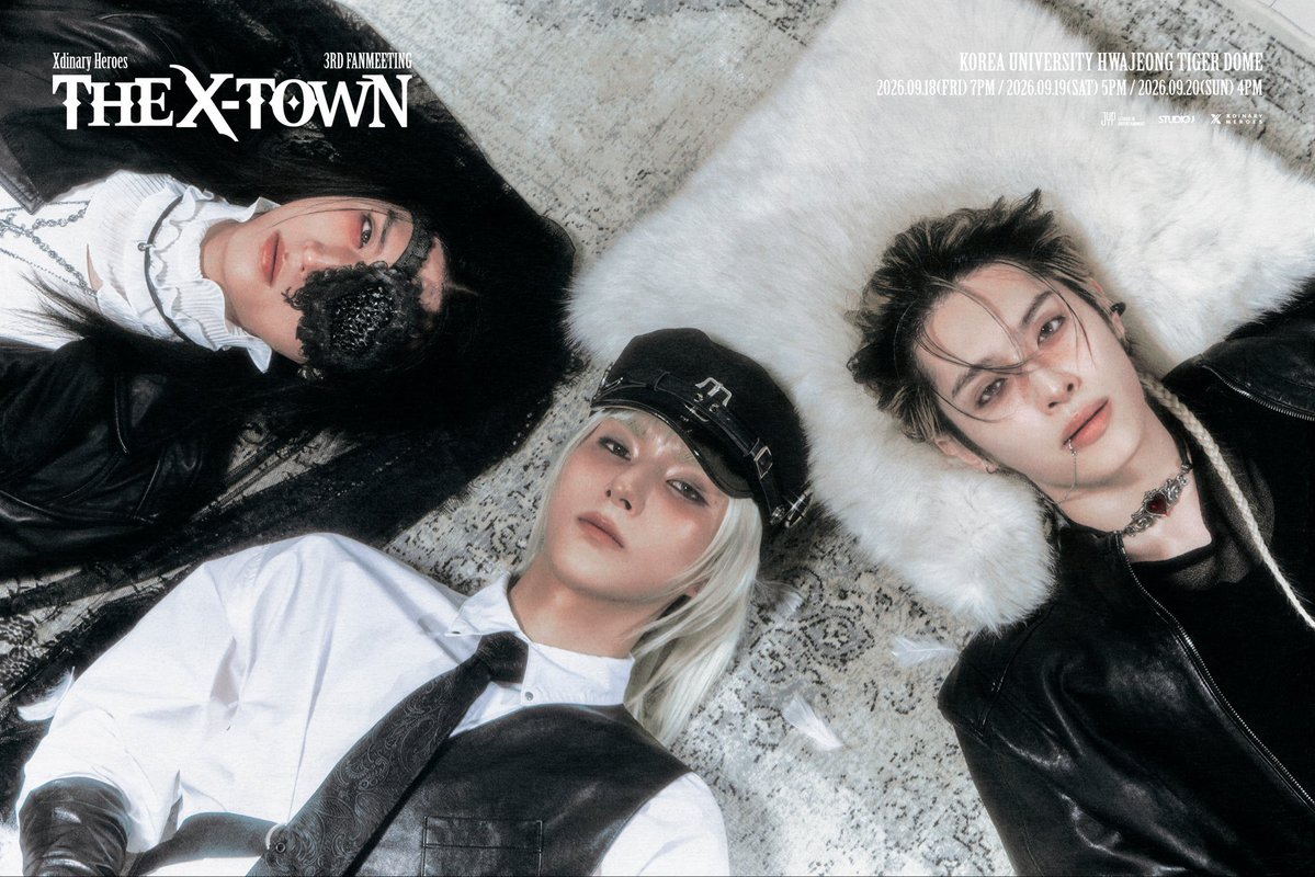 so_geum_00's tweet photo. 헐 근데 한쪽은 다 눈을 감고 한쪽은 눈을 뜨고있네 
뭐가 있나
아 막 유닛무대 있는거아님? 아놔 뭐지 https://t.co/qkeP90pWwn