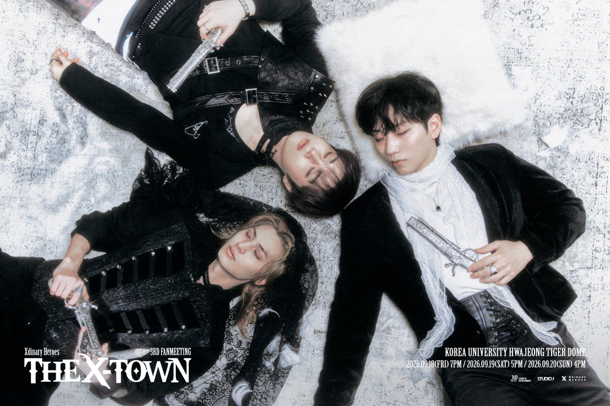 so_geum_00's tweet photo. 헐 근데 한쪽은 다 눈을 감고 한쪽은 눈을 뜨고있네 
뭐가 있나
아 막 유닛무대 있는거아님? 아놔 뭐지 https://t.co/qkeP90pWwn