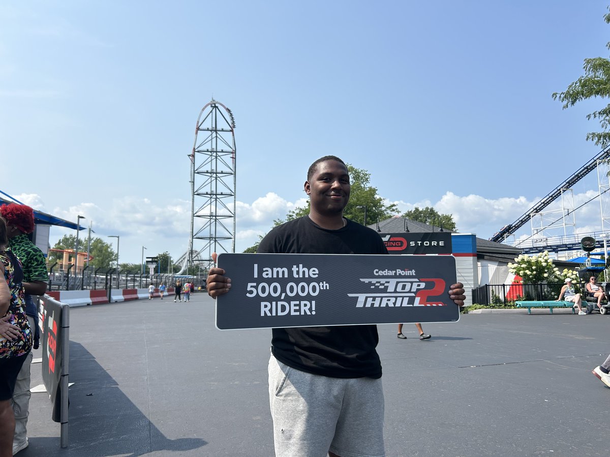 cedarpoint's tweet photo. 🧜‍♀️ #SirensCurse's 500,000th rider, Emma from South Hampton, England 
🏎️ #TopThrill2's 500,000th rider, Kyrell from Indianapolis, IN 
🦅 #Valravn's 500,000th rider, Carson from Gallion, OH https://t.co/qylwIPJlcU