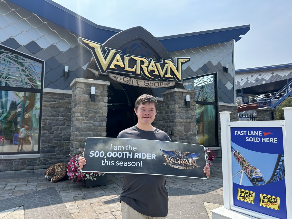 cedarpoint's tweet photo. 🧜‍♀️ #SirensCurse's 500,000th rider, Emma from South Hampton, England 
🏎️ #TopThrill2's 500,000th rider, Kyrell from Indianapolis, IN 
🦅 #Valravn's 500,000th rider, Carson from Gallion, OH https://t.co/qylwIPJlcU