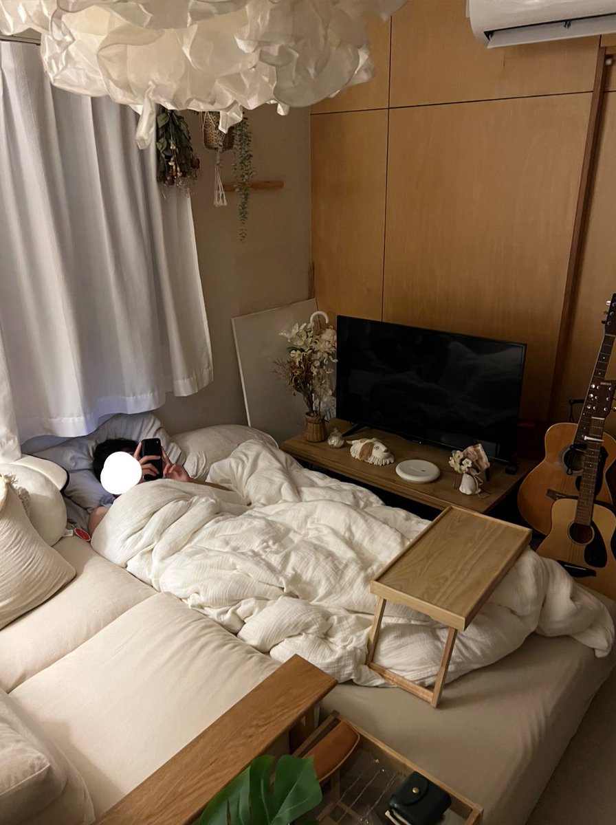 aice___02's tweet photo. 同棲しててもお泊まり会していいって聞いたから https://t.co/hmtk1uKgaF