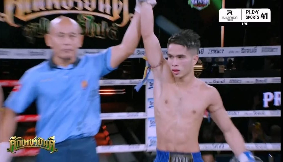 esrmuaythai's tweet photo. Kampanthong 🇹🇭 defeats Chalarmchon 🇹🇭 by decision. 

Chalarmchon who is the current interim Rajadamnern stadium light flyweight champion looked well off it today and suffers a shock loss to a far better prepared Kampanthong. 

#Petchyindee #RajadamnernStadium https://t.co/M9nXJYxcaR