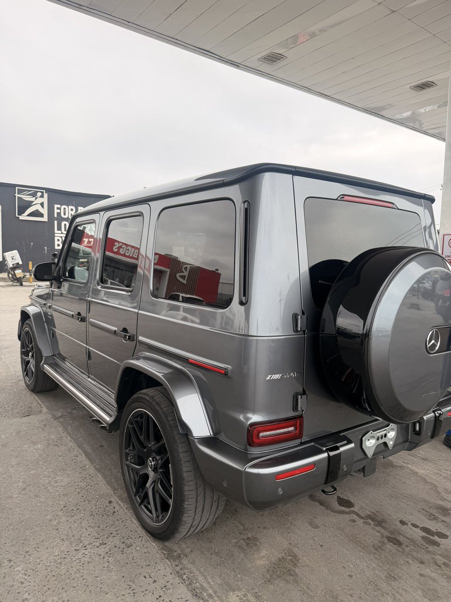 promisenakpan's tweet photo. When your brother let you drive his new G63 before he even does. https://t.co/21V0GdPeqp