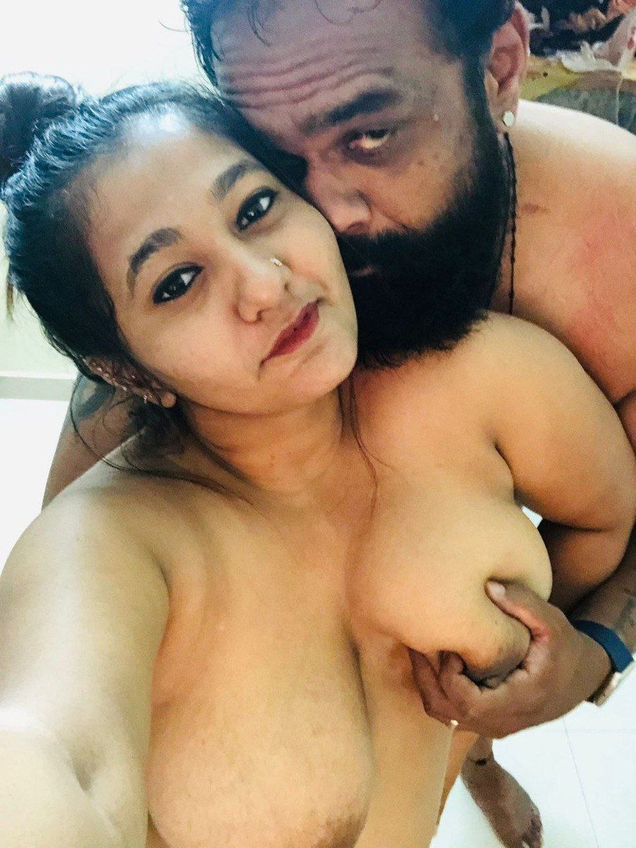 TamilGurl09's tweet photo. MALLU AUNTY 😍

JOIN FOR FULL TAMIL, MALLU, TELUGU, HINDI, D@RK content, mega links,Tango COLLECTIONS:
https://t.co/bKppY47aI1
https://t.co/bKppY47aI1 https://t.co/pKWYmGsN9U