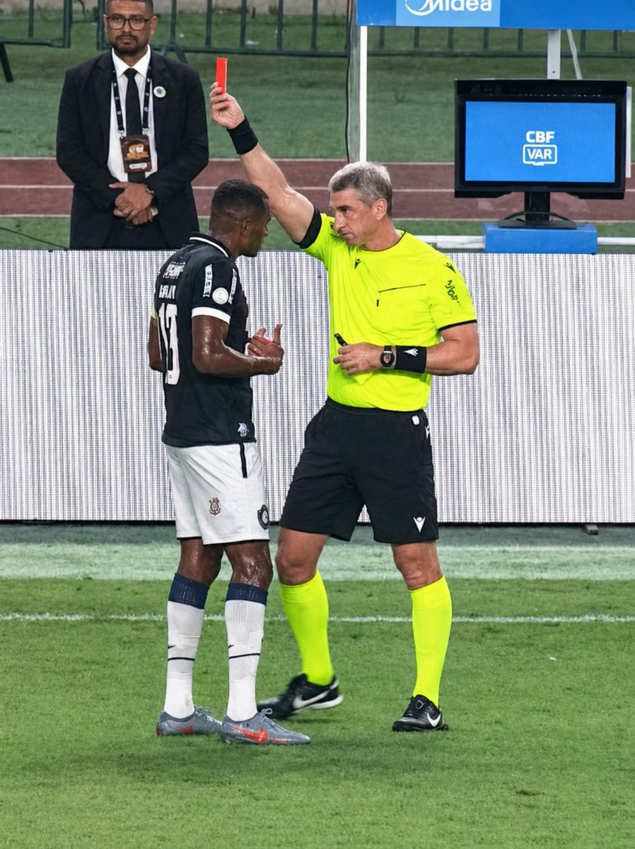 liberta___depre's tweet photo. ⚠️Agora 

Neymar fica de fora da denúncia da Procuradoria do STJD pela confusão que marcou o fim da partida do Santos diante do Remo, na última terça-feira (4), pela Copa do Brasil.

Por outro lado, o time paraense teve três denúncias apresentadas. Além do próprio clube, o zagueiro Marllon e o supervisor de futebol Diego Ziegg serão levados a julgamento no Superior Tribunal de Justiça Desportiva.

As denúncias:

Marllon: Art. 250, § 1º, I do CBJD - hostil ou falta grave durante a partida;

Diego Ziegg: Art. 258, § 2º, II do CBJD - conduta contrária à disciplina ou à ética desportiva;

Remo: Art. 213, I do CBJD - incapacidade de prevenir e reprimir desordens na praça de desportos;

Via: @ESPNBrasil 

📷Divulgação