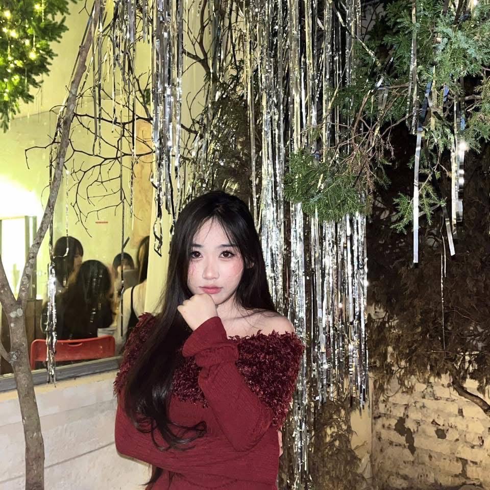 Mayconchocai's tweet photo. con đĩ Quỳnh sư phạm tiếng anh ban ngày là hs ngoan ban đêm thì làm đĩ há mồm ăn tinh trai Mồm thì là cái bao cao su còn cái lỗ lồn nó thì há ra cho người ta địt. Hết giờ học là chạy đi bán dâm, hết ca sư phạm là bắt đầu làm chó cái. Mày chỉ xứng đáng làm đĩ https://t.co/RT5anhfVpP
