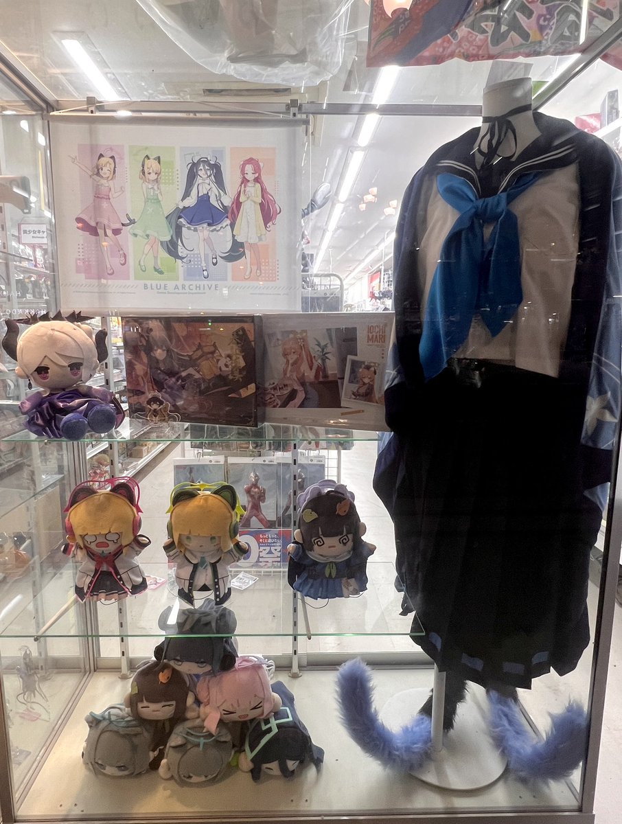 sapporojungle's tweet photo. 店舗入り口も先生大歓迎ムードでお待ちしております！！
※売場、展示物、全て写真OKです！

電車をご利用の際は地下鉄大通駅35番出口が便利です☺︎ https://t.co/nVqtKKdGCt