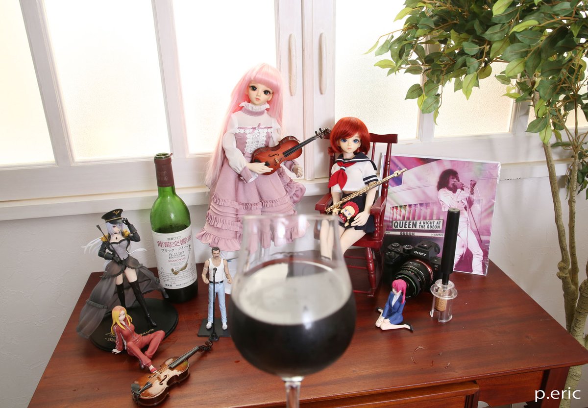 syararaeric's tweet photo. 葡萄交響曲503は「ブラック・クイーン」のネームだ。
これも交響曲を聴かせてつくったのだろーけど、クイーンの「マーチ・オブ・ザ・ブラック・クイーン」を聴かせたら、もっとパンチある味わいになる気がしたと思うのは俺がクイーンファンだからか🙄
まっ今宵は恒例の追悼🙏🍷 https://t.co/s68qOQNgOn