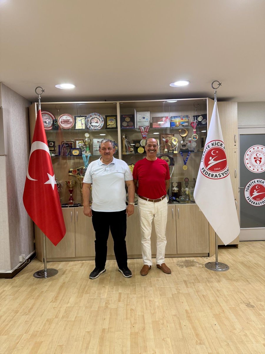 salimkayici's tweet photo. Federasyonumuz Genel Koordinatörü Recep Ece ziyaretimize gelmiştir. Kendisine teşekkür ediyorum. https://t.co/uaCRVh5SXI