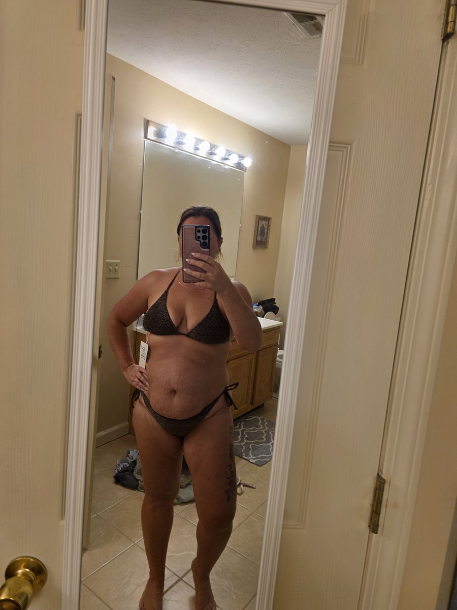 AddyWinters80's tweet photo. New bikini, what do you think? https://t.co/gHaO7ZyWFA