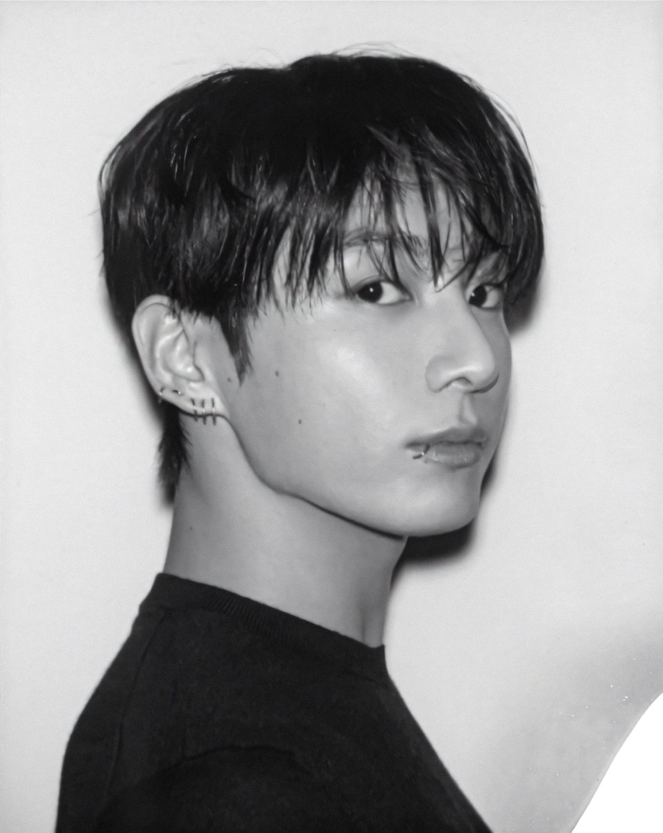 archiveforJK's tweet photo. more of jungkook for chanel beauty (4K) 📸

#JungkookForChanelBeauty
#JUNGKOOKxCHANEL https://t.co/qdfUPTlPJa