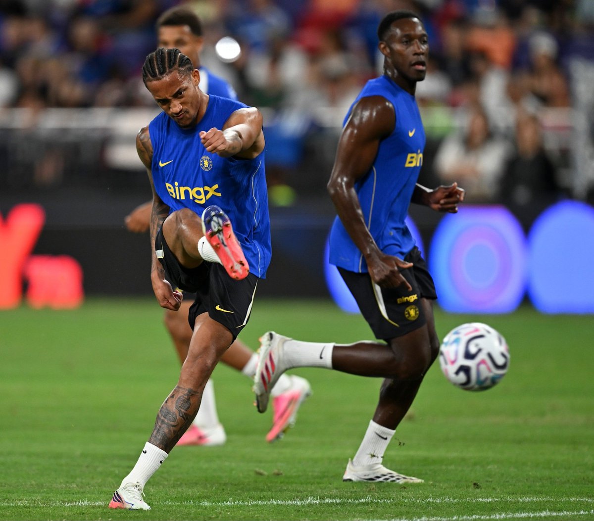 insomnia_leo's tweet photo. 🚨🔵 Joao Pedro on Danny Welbeck:

"Everyone knows that he is a top player. I’m looking forward to playing alongside him again and I think he will be a very good person to have in the group."

(@ChelseaFC) https://t.co/z1HhhWFyik