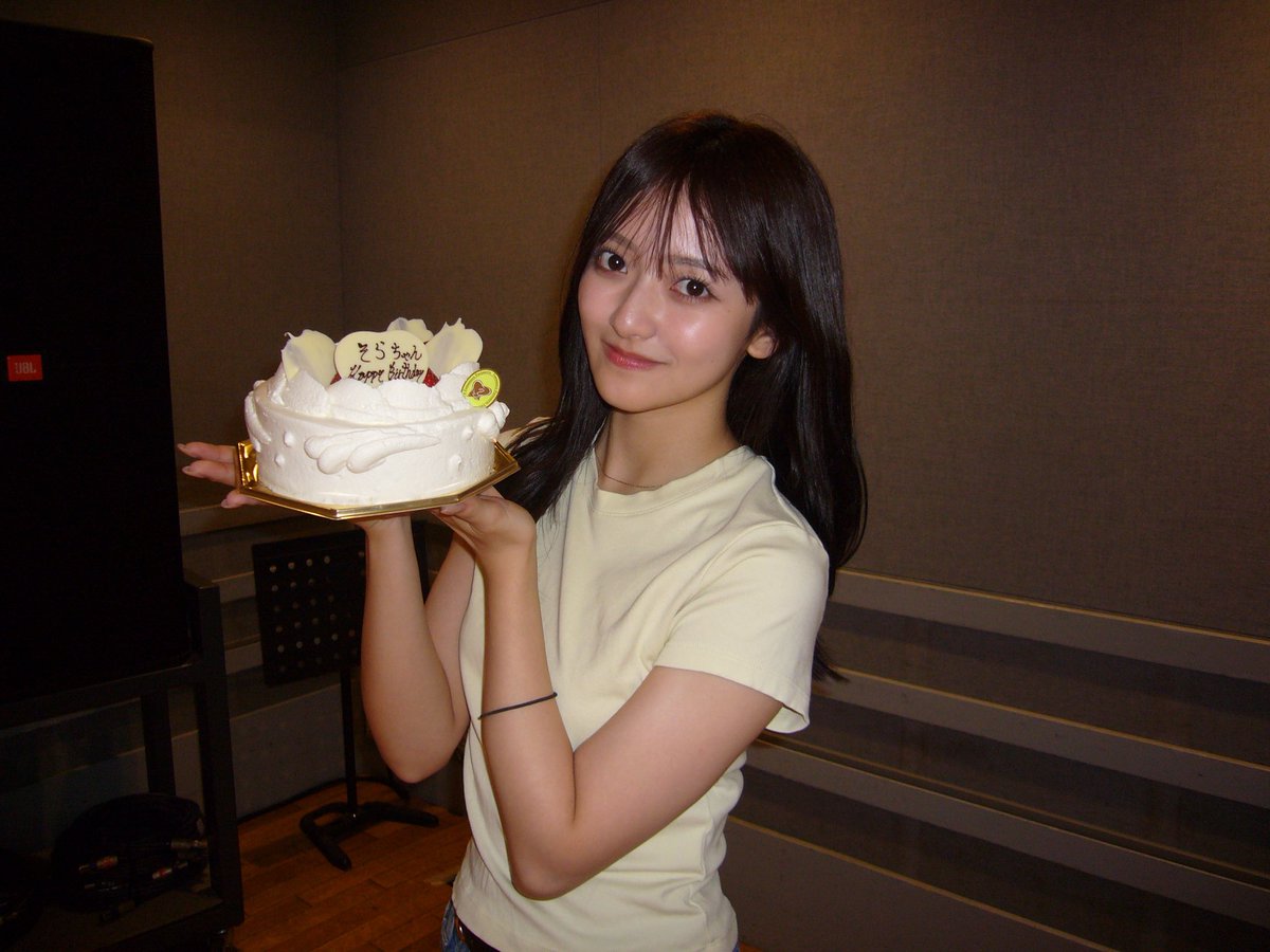sora_karatea's tweet photo. 23🎂

メンバーにお祝いしてもらったのっ🫪💕
みんなで食べるケーキ激うまだったよ🤤 https://t.co/vqCGVofNNa