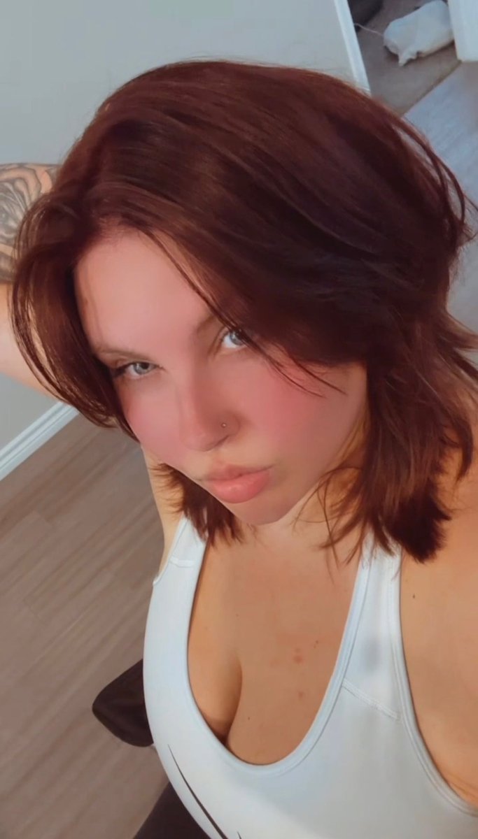 hostwthemost's tweet photo. I changed my hair 🙈 https://t.co/IN5trMz3xa