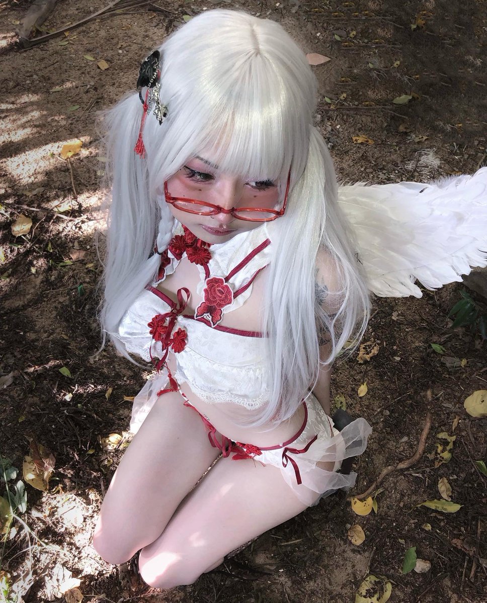 yukineee1108's tweet photo. angel 👼 but still demon 😈 https://t.co/3FGdIn7JOY