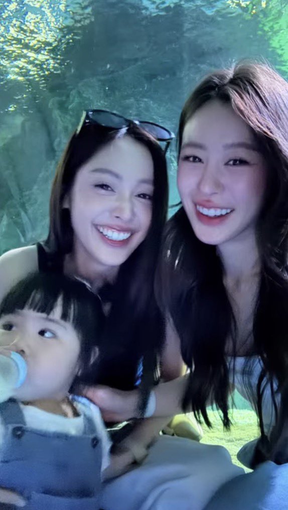 meeviijii's tweet photo. In the series👶🏻                      In life👧🏻 https://t.co/lqiajs3NPW