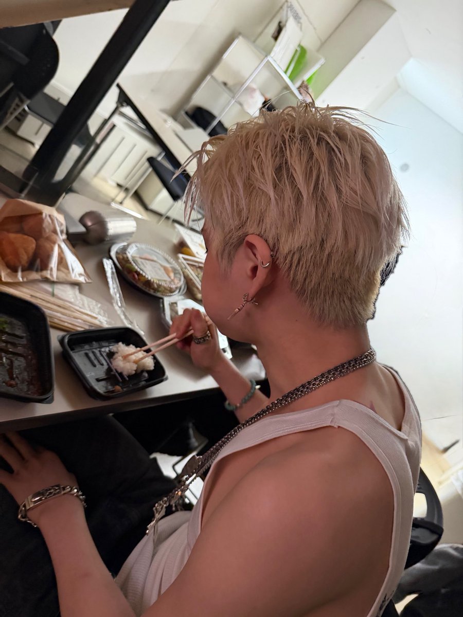YOshiTYger's tweet photo. 와 김요시 짱구 볼ㅋㅋㅋㅋㅋㅋㅋㅋㅋㅋㅋㅋㅋㅋㅋㅋㅋㅋㅋㅋㅋㅋ https://t.co/u1uAAgNtxO