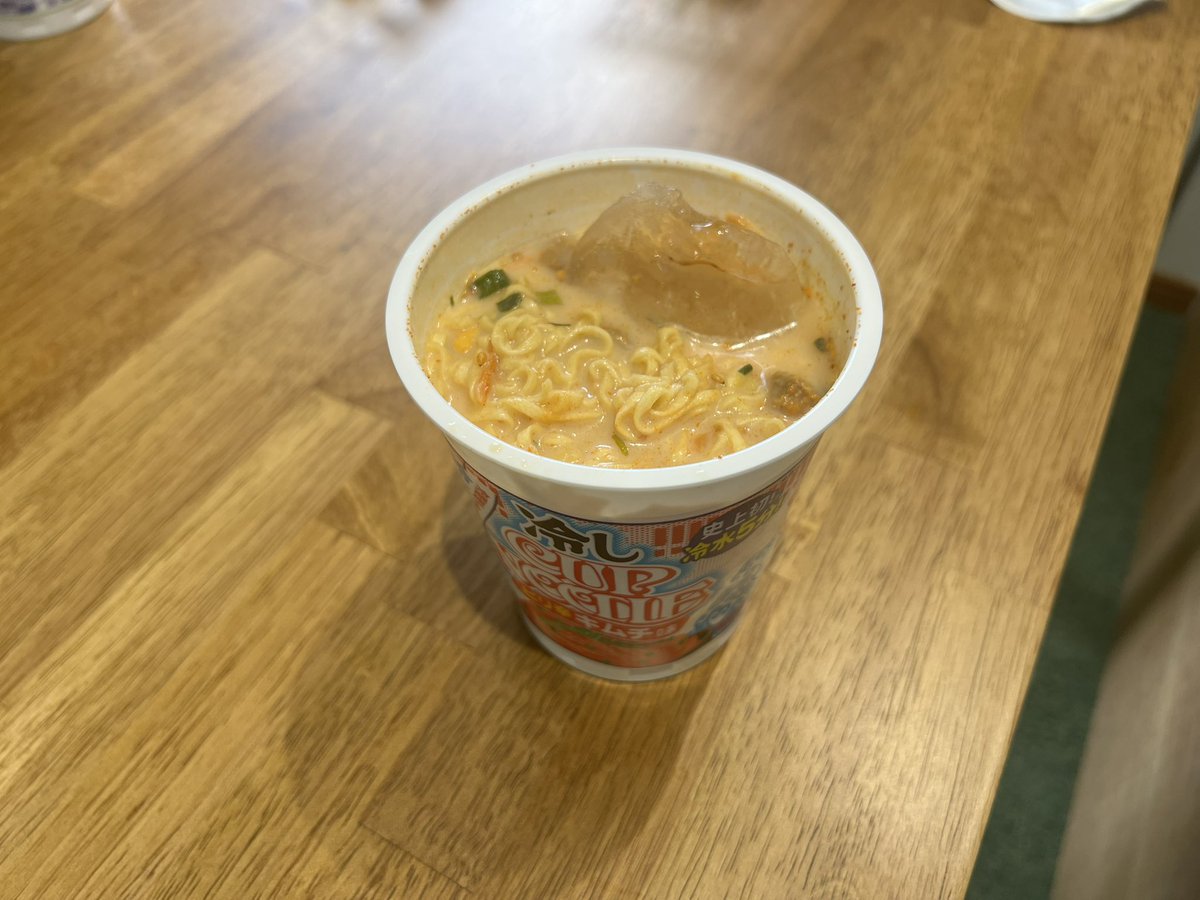 RyosukeYaman's tweet photo. 冷やしカップヌードルのキムチ味をヒエヒエの豆乳で作るとウマいです
茹で時間？は1分追加 https://t.co/HCFUKuolet