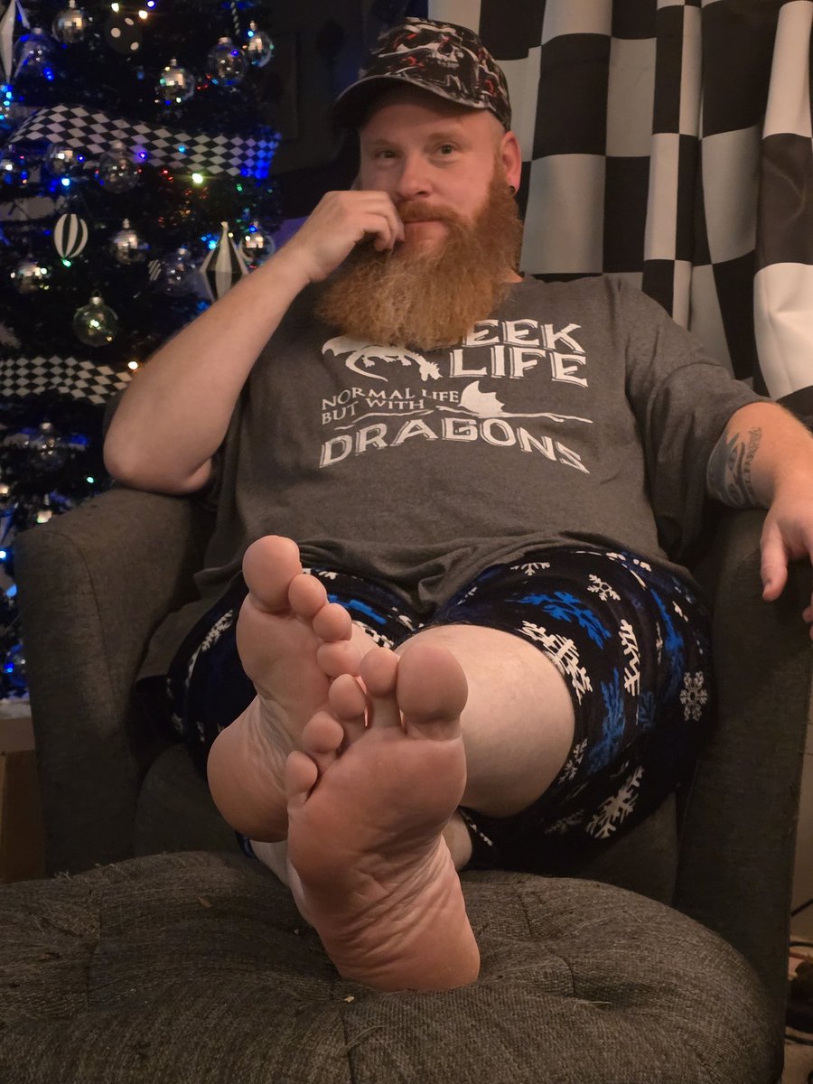 k8wop's tweet photo. #malefeet #soles #dadfeet #footfetish #barefeet https://t.co/SoRqSme1Qg