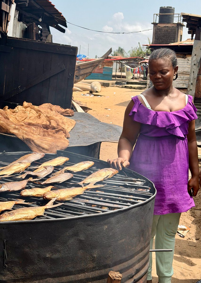 libfoodsafety's tweet photo. The EU-Funded Liberian Food Safety Initiative team met with NaFAA Director General to advance Liberia's risk-based food inspection framework. The team also visited fish landing sites, markets, &amp; restaurants, observing food safety activities.

#ProtectingPublicHealth #FoodSafety https://t.co/qB6iNGdwcT