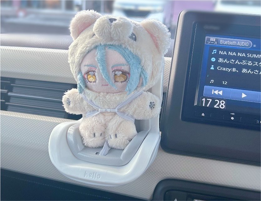 zz_nksi's tweet photo. すぐ消えるツイートなんですけどぬい用のチャイルドシート買ったんですが、友達に見せたら「シートベルトをSiMERUってか」とか言われてありえなすぎる https://t.co/pSAqjxk1iC