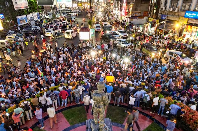 ThePrachand's tweet photo. Journalists like Abhinav, Ravish Kumar aggressively reported on the Jantar Mantar protests but

 they did not have the resources to cover the Jharkhand protests, and whatever coverage they did, they were saying, look what actions the government has taken 

🤡 https://t.co/1lv2GbIJn8