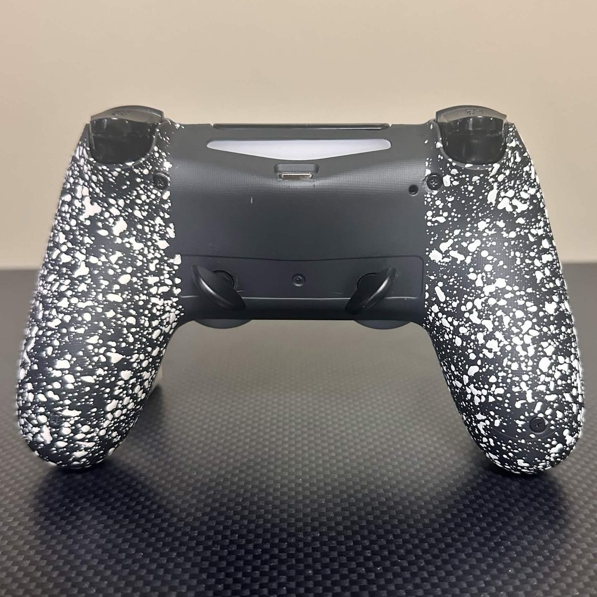 GoldfishGamepad's tweet photo. 🖱️➕🎮
HyperStrike For F E T T I  

- Full Mouse-Click Controller
- JS13 PRO TMRs
- PS5 Stick Caps 
- DSE Paddles x2 https://t.co/hHdoij3vFg