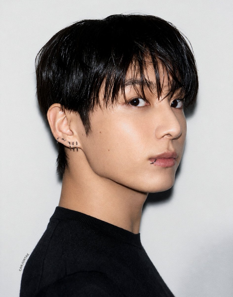 canjuntae's tweet photo. side profile so lethal https://t.co/lDQftCWV7u
