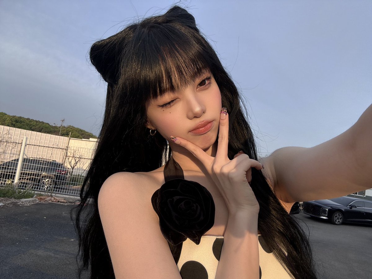 ianpicts's tweet photo. weverse update ♡ #ian https://t.co/BXKDWxUohk