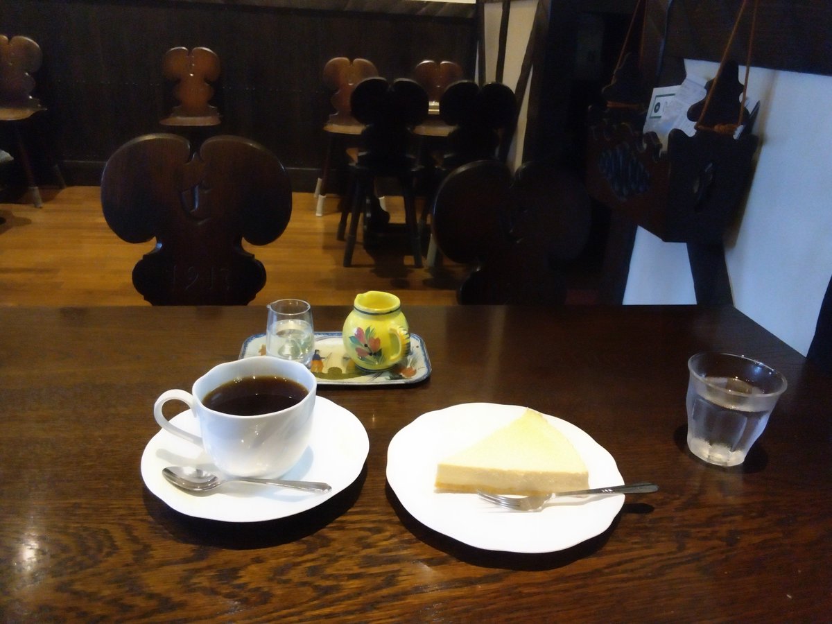 n0dYt4hp8iElYut's tweet photo. 土日祝日とやっていない☕
喫茶キャンドル☕ https://t.co/fbdFaEr9ZI