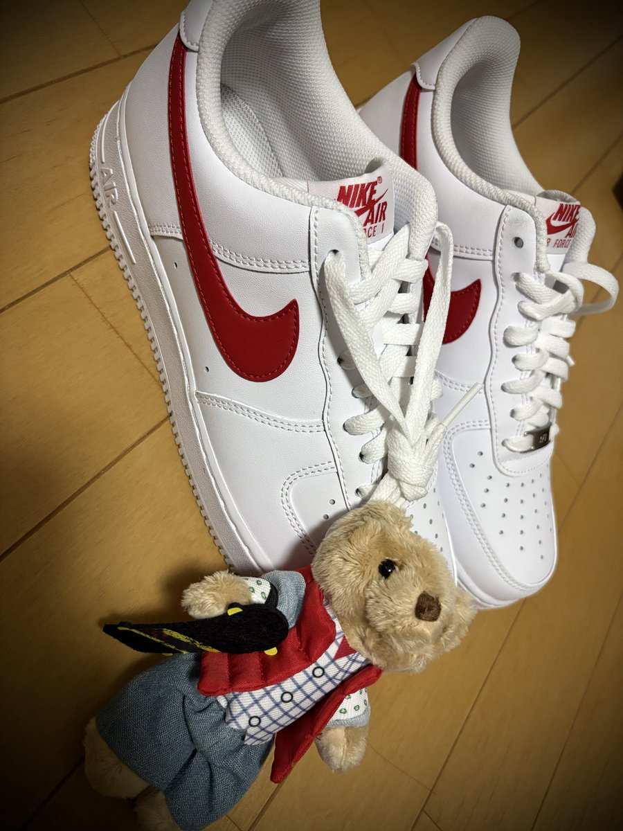 Knt_shiki's tweet photo. マーティってNIKEのスニーカー履いてなかった？（単純脳） https://t.co/Hu9hEtxgbZ