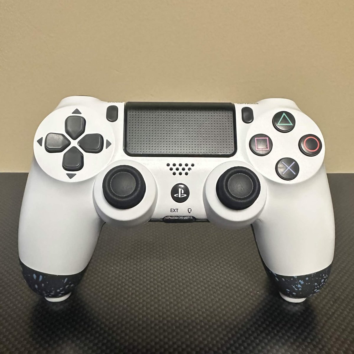 GoldfishGamepad's tweet photo. HyperStrike For Javii  

- Smart Triggers + Bumpers 
- JS13 PRO TMRs
- PS5 Stick Caps
- BB Back Buttons x2 https://t.co/1KFP5AjqFL