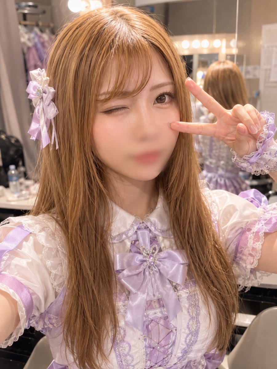 FACTNOTE02's tweet photo. 【元アイドルの過去と現在】

←N⚪︎⚪︎48時代（過去）

八〆流出（現在）→ https://t.co/17DYq1qVBE