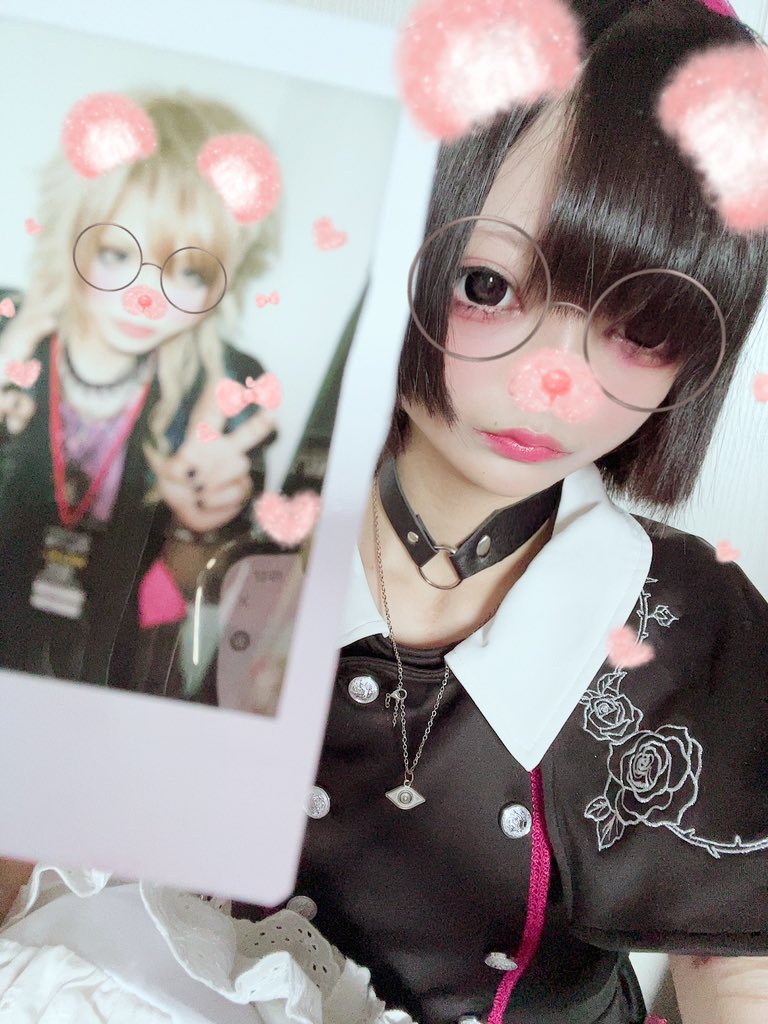 Hitomi42410's tweet photo. 很丑 #V系好きな人と繋がりたい #バンギャさんと繋がりたい #甘い暴力 https://t.co/vJjEBGkOV6