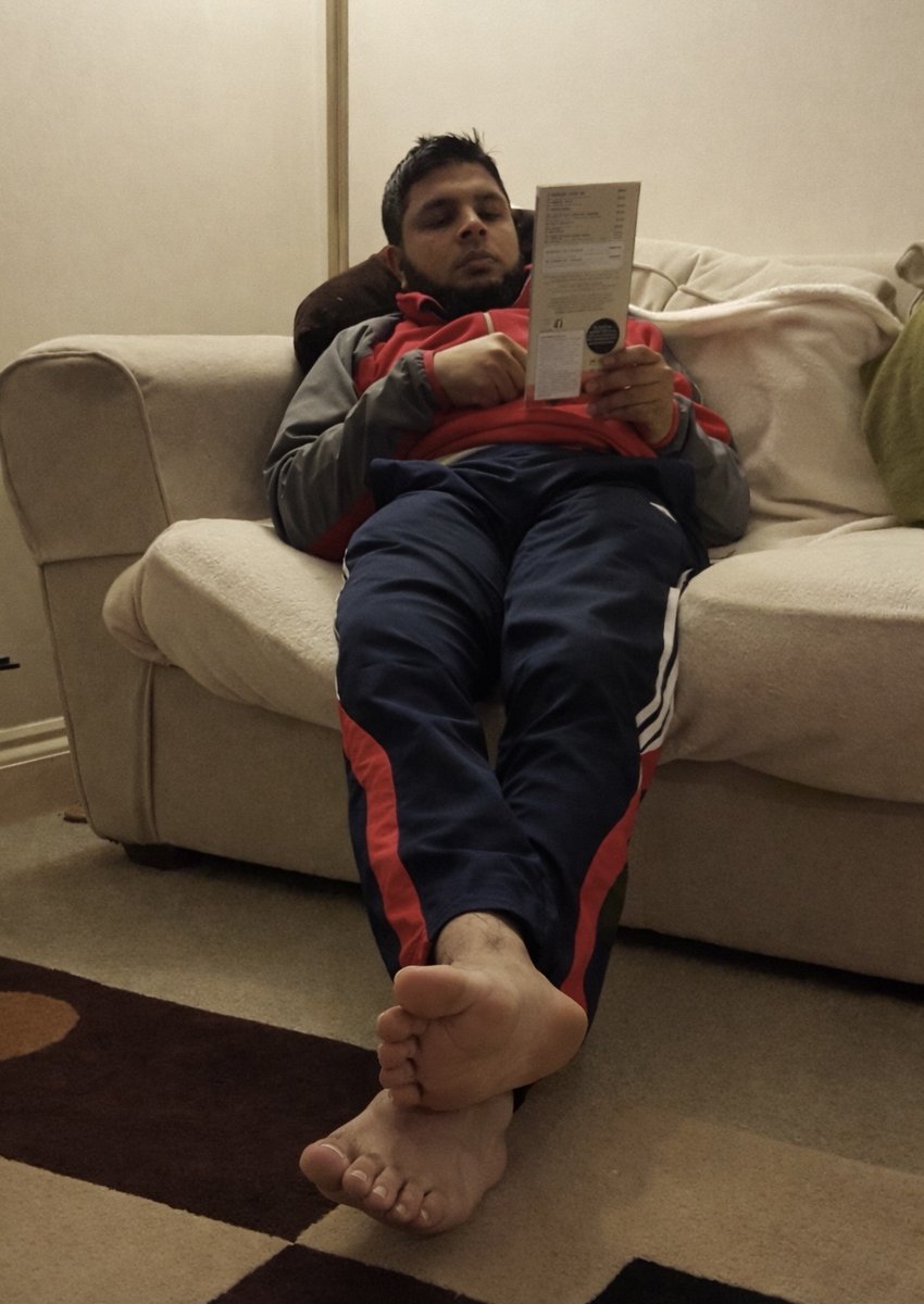 k8wop's tweet photo. #malefeet #soles #dadfeet #footfetish #barefeet https://t.co/pNzWe0s6yW