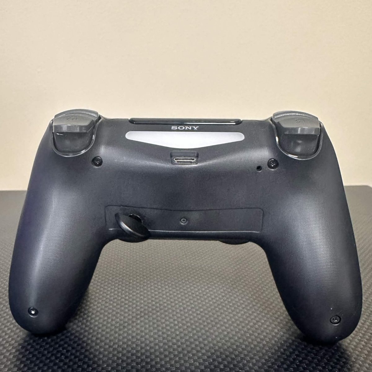 GoldfishGamepad's tweet photo. HyperStrike For Greengred

- Smart Triggers + Bumpers
- JS13 PRO+ TMRs
- PS5 Stick Cap
- DSE Paddle x1 https://t.co/IXeETI8ndT