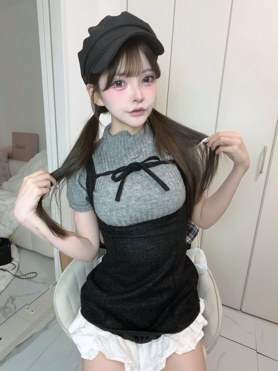 kk3jgz's tweet photo. 最近買った帽子お気に入り👒
でもこの服胸がキツくて着るの大変でしたw
可愛いカフェとかで写真撮りたい🥲💓
友達いないの辛い_(:3」∠)_ﾂﾗﾀﾝ… https://t.co/4QYTsXhwiv