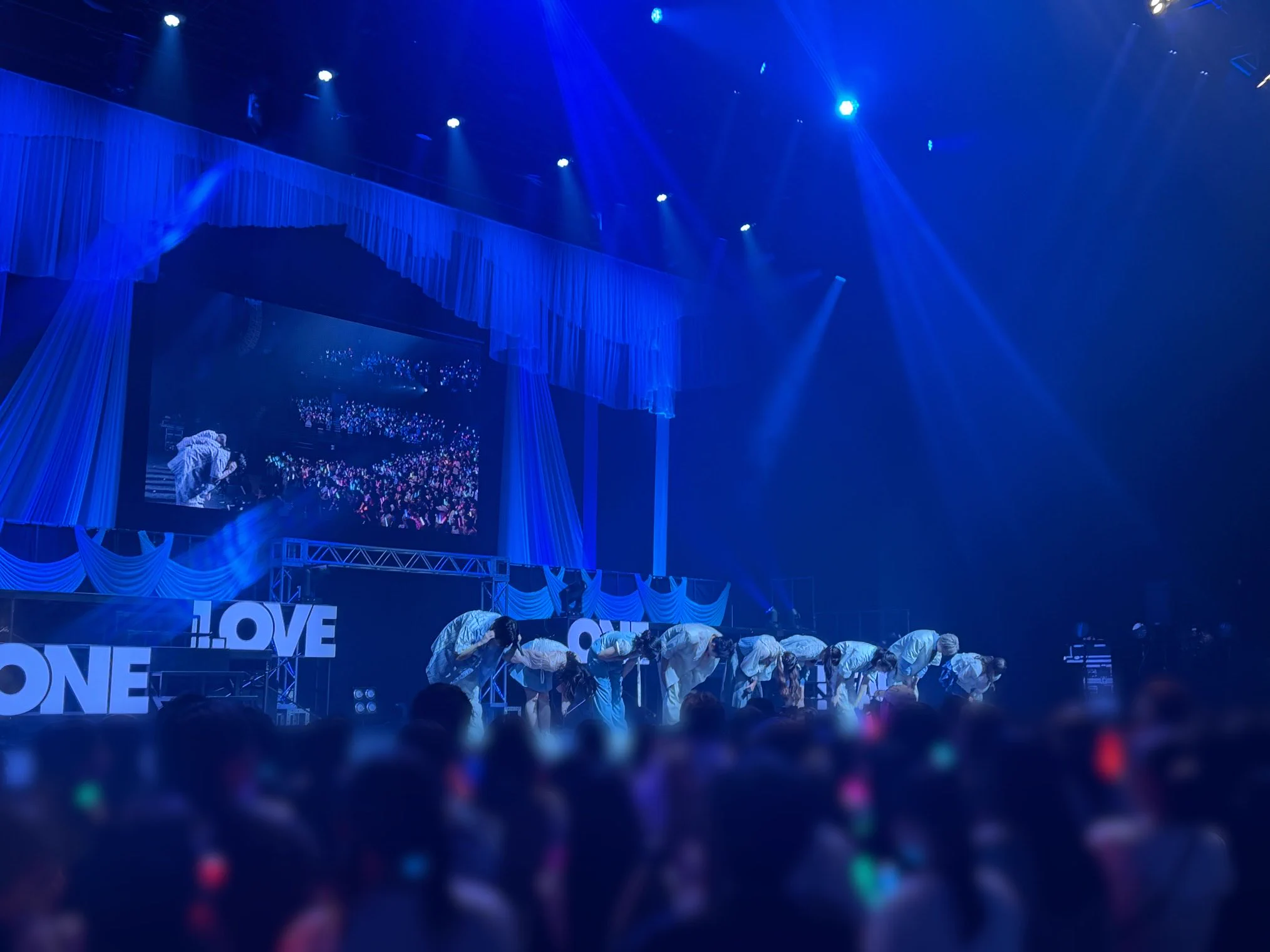 ONE LOVE ONE HEART a X: 