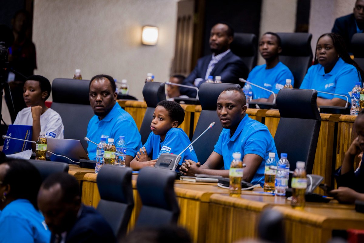 Rwanda_Child's tweet photo. Minisitiri @U_Consolee yagaragaje ko Inama Nkuru y'Igihugu y'Abana ari ikimenyetso cy'uko u Rwanda ruha agaciro umwana kandi ko rwemera ko ijwi rye ari ingenzi mu rugendo rwo kubaka, bityo asaba abana kuyitangamo ibitekerezo biteza imbere imibereho yabo n’iya bagenzi babo. https://t.co/iCJtZcXP0P