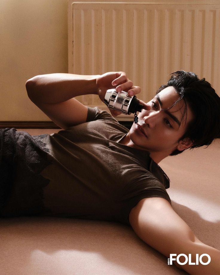 JDInsights_'s tweet photo. Joong never simply attends an event — he creates a moment, and Mens Folio Thailand knows that best

#เดอะบอยอินซอยปาร์ตี้ 
#MensFolioThailand
#JoongArchen https://t.co/8vNcLNImEM