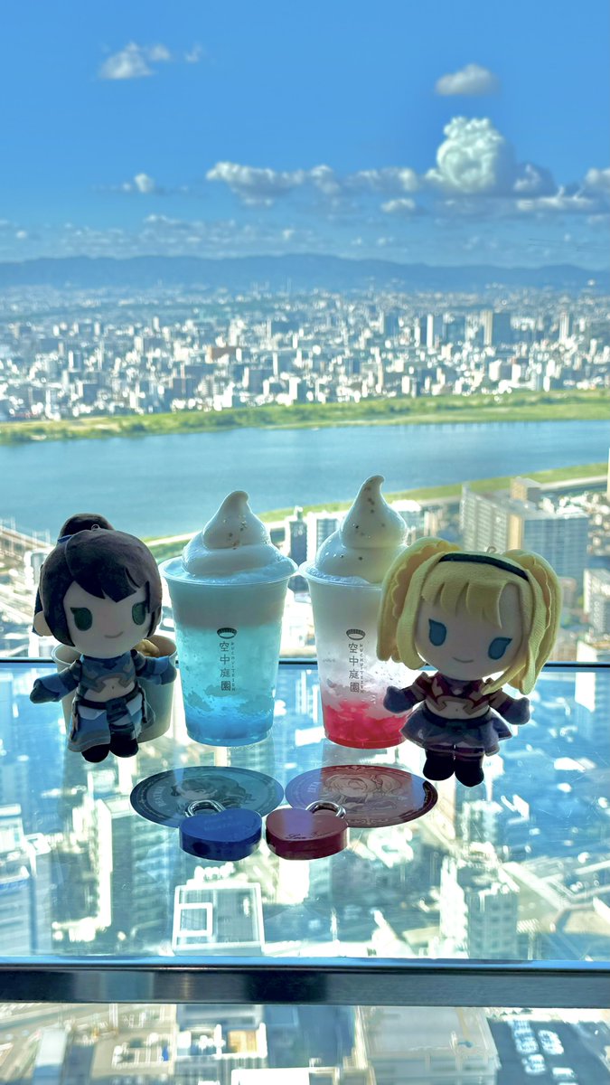 _mao_a's tweet photo. グラブルリリンク＆梅田スカイビルのコラボイベントに、ゆうさんと遊びに行ってきました❣️
コラボドリンク可愛くて美味しかったし、刻印してくれるハートロック良い思い出になるし、景色も綺麗だった〜✨
リトルスニッパー探しが結構難しかったwww

#リリンク梅田スカイ #グラブル https://t.co/uqiH5R9zgI