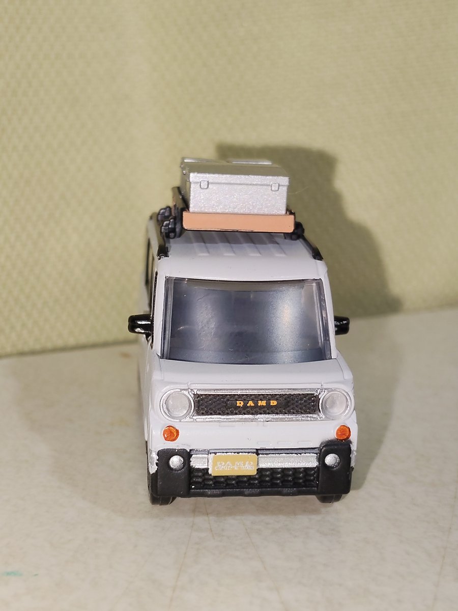 6Zmap7sl's tweet photo. 今日のガチャ活はスタスト製の1/64DAMDスペーシアギアロームです😊
色はピュアホワイトパールでした😊
いつも通りシャフトを切り詰めてタイヤがフェンダー内に収まるようにしてます😊
あとはライト部分をボディ側をシルバー塗装してます😊
内装は今度塗りましょうかね😀
#スペーシアギア
#DAMD https://t.co/HqN9S58ag7