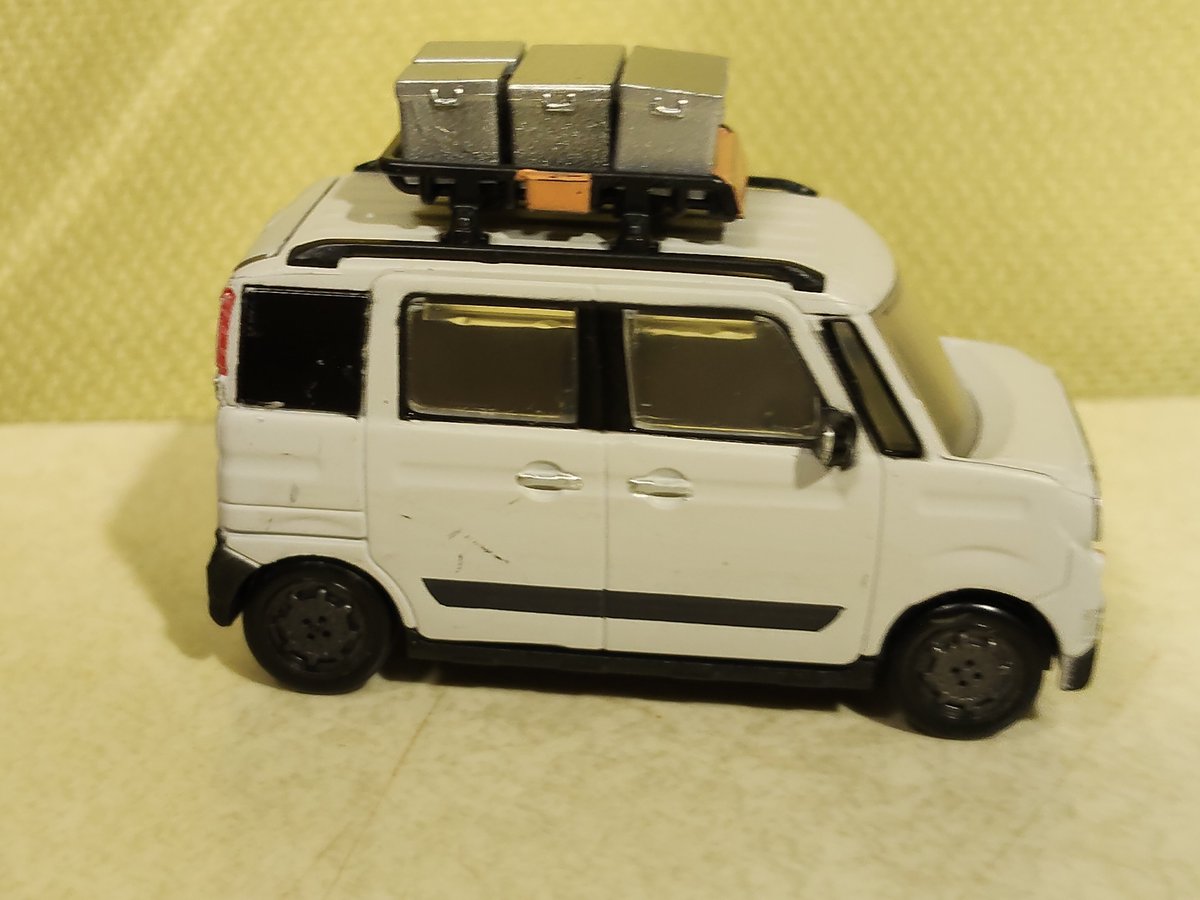 6Zmap7sl's tweet photo. 今日のガチャ活はスタスト製の1/64DAMDスペーシアギアロームです😊
色はピュアホワイトパールでした😊
いつも通りシャフトを切り詰めてタイヤがフェンダー内に収まるようにしてます😊
あとはライト部分をボディ側をシルバー塗装してます😊
内装は今度塗りましょうかね😀
#スペーシアギア
#DAMD https://t.co/HqN9S58ag7
