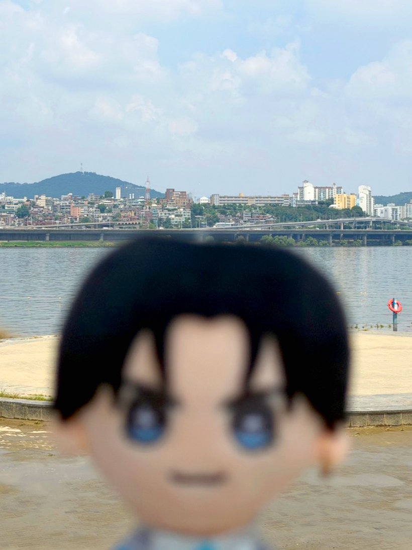 liveland_'s tweet photo. ○○ ○○がまさかの漢江でバスキング⁉️
Wait, ??? is busking at the Hangang River⁉️ https://t.co/vRxRcup1lu